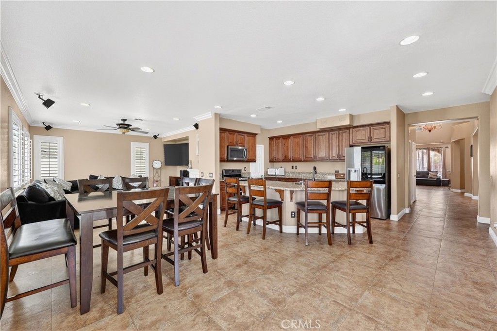 Image 16 of property listing at 27708 Carlton Oaks Street, Murrieta, CA 92562