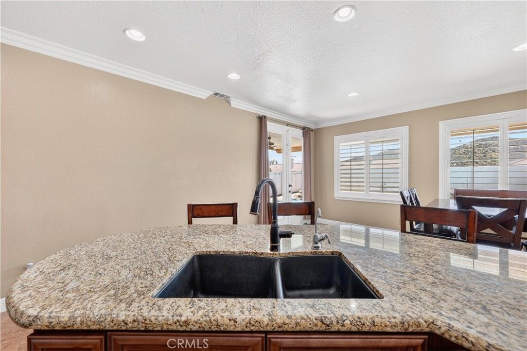 Image 21 of property listing at 27708 Carlton Oaks Street, Murrieta, CA 92562
