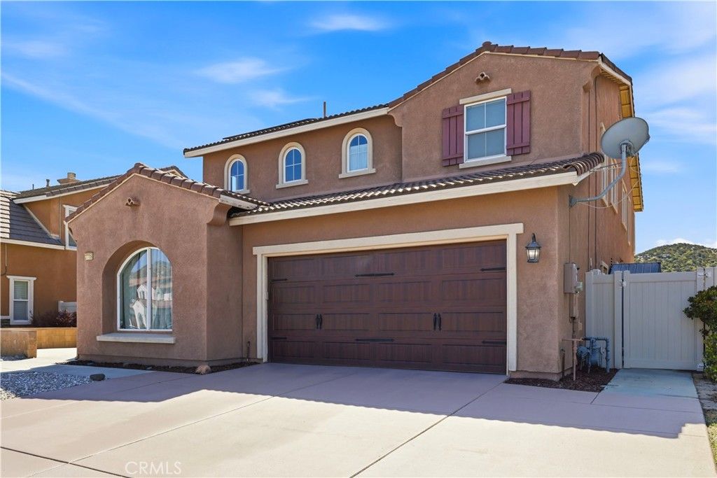 Image 4 of property listing at 27708 Carlton Oaks Street, Murrieta, CA 92562