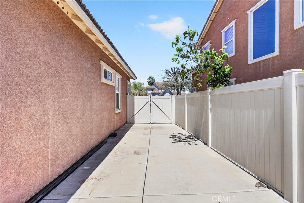Image 54 of property listing at 27708 Carlton Oaks Street, Murrieta, CA 92562