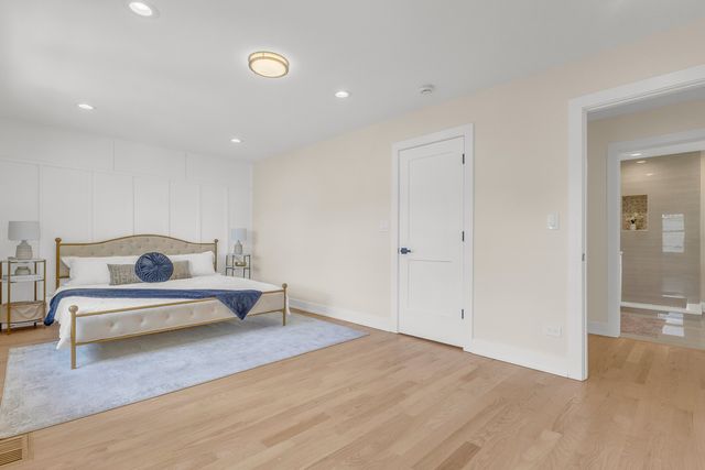 5029 W Windsor Avenue, Chicago, IL 60630