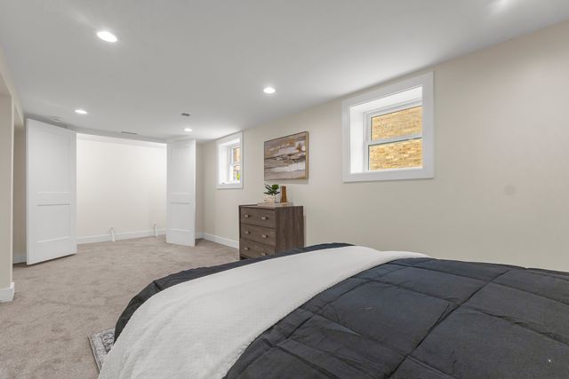5029 W Windsor Avenue, Chicago, IL 60630