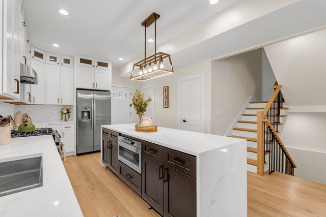 5029 W Windsor Avenue, Chicago, IL 60630