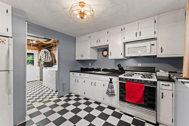 33165 Heather Street NW, Cambridge, MN 55008