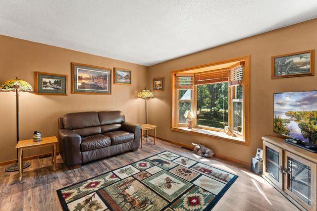 33165 Heather Street NW, Cambridge, MN 55008