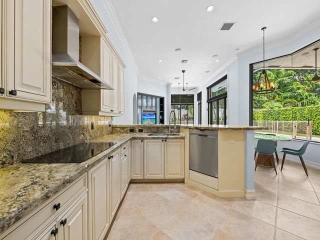10800 Blue Palm Street, Plantation, FL 33324