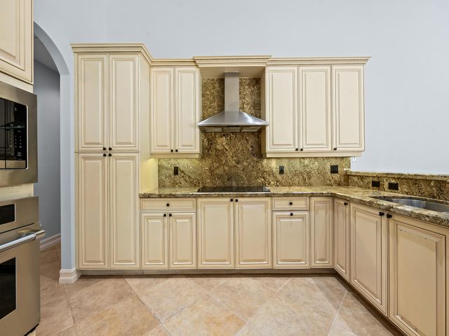 10800 Blue Palm Street, Plantation, FL 33324