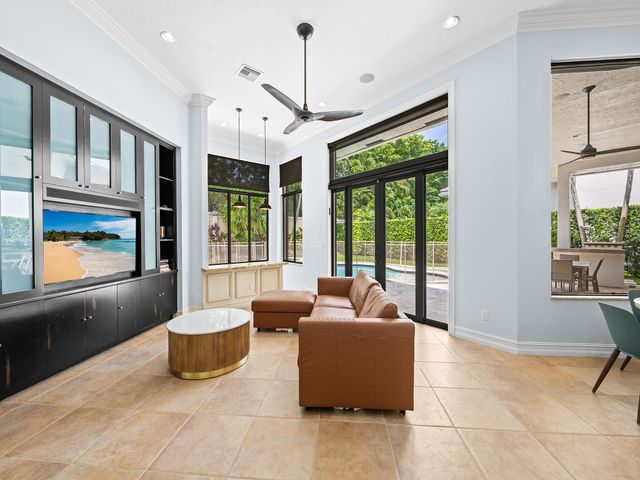 10800 Blue Palm Street, Plantation, FL 33324