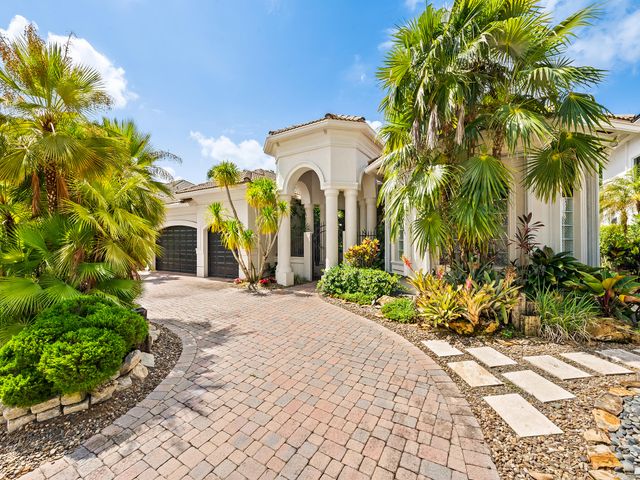 10800 Blue Palm Street, Plantation, FL 33324