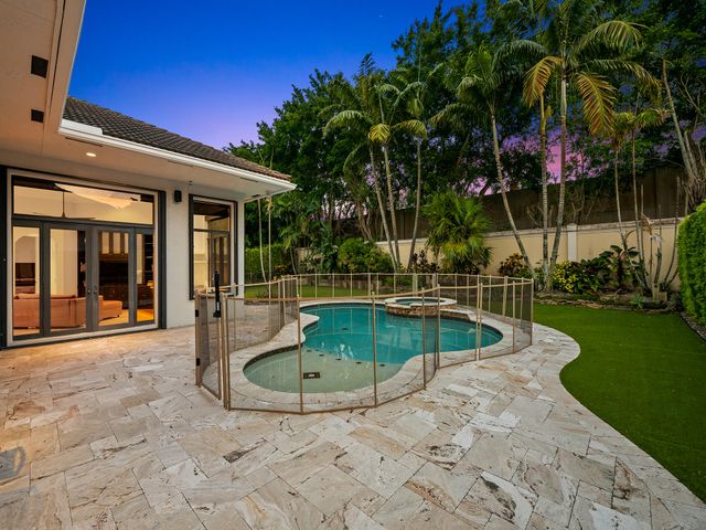 10800 Blue Palm Street, Plantation, FL 33324