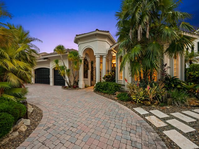 10800 Blue Palm Street, Plantation, FL 33324