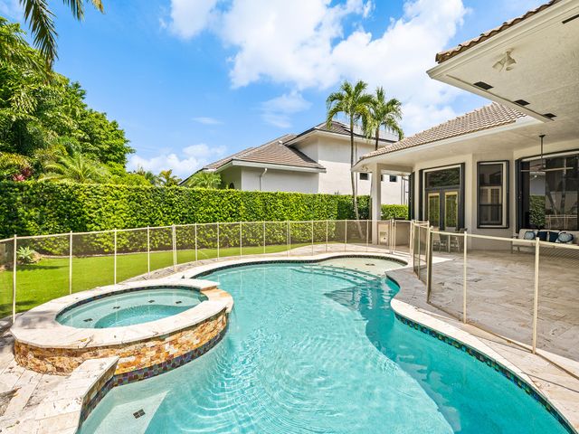 10800 Blue Palm Street, Plantation, FL 33324
