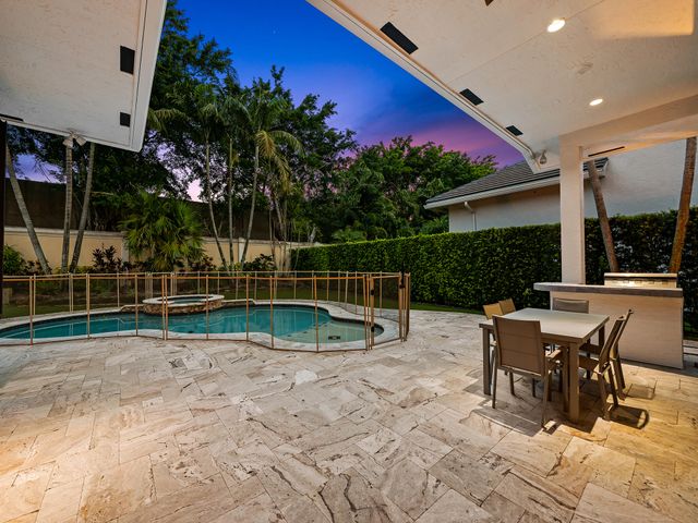10800 Blue Palm Street, Plantation, FL 33324