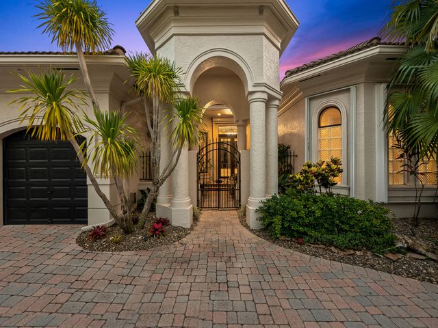 10800 Blue Palm Street, Plantation, FL 33324