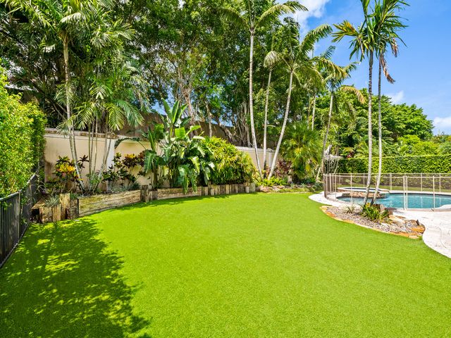 10800 Blue Palm Street, Plantation, FL 33324