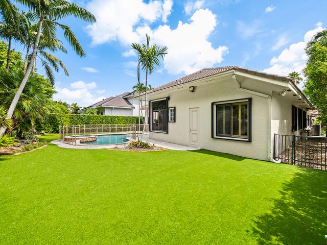 10800 Blue Palm Street, Plantation, FL 33324