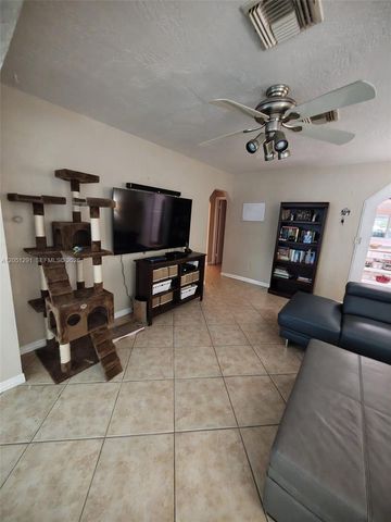 2418 Scott St, Hollywood, FL 33020
