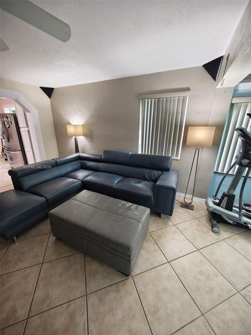 2418 Scott St, Hollywood, FL 33020