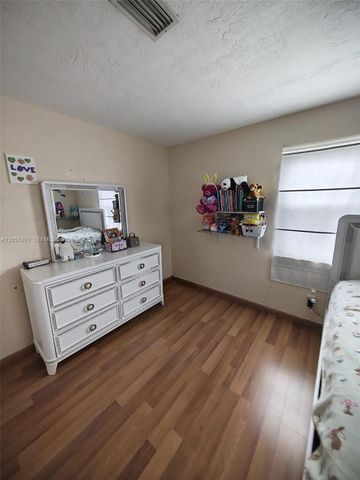 2418 Scott St, Hollywood, FL 33020