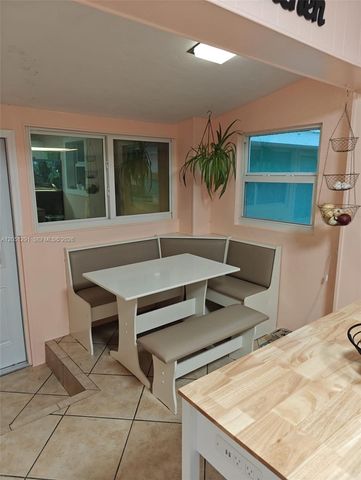 2418 Scott St, Hollywood, FL 33020