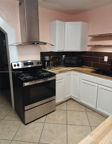 2418 Scott St, Hollywood, FL 33020