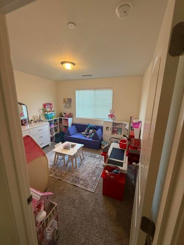 2121 E Oak Avenue, Visalia, CA 93292