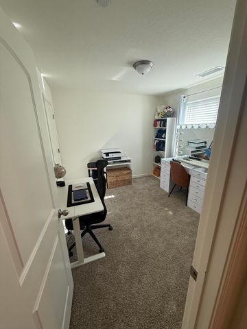 2121 E Oak Avenue, Visalia, CA 93292