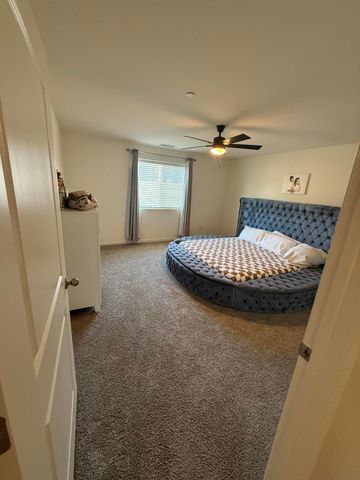 2121 E Oak Avenue, Visalia, CA 93292