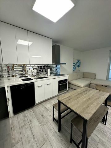 2301 Collins Ave 321, Miami Beach, FL 33139