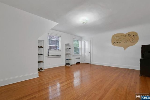 497 Oakdene Avenue, Ridgefield, NJ 07657