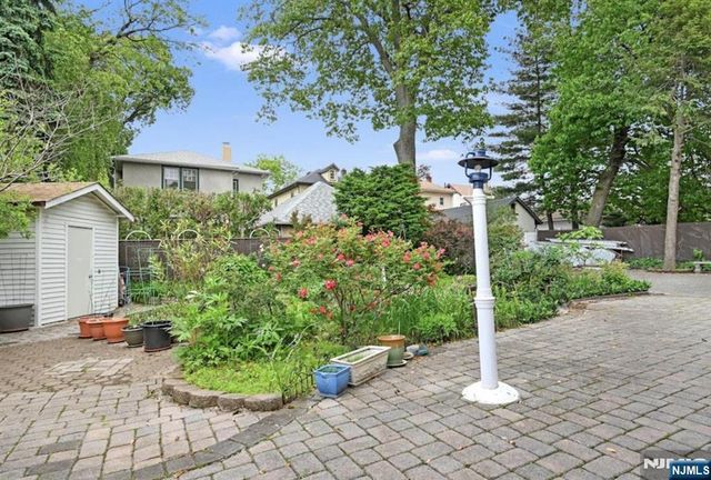 497 Oakdene Avenue, Ridgefield, NJ 07657