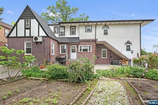 497 Oakdene Avenue, Ridgefield, NJ 07657