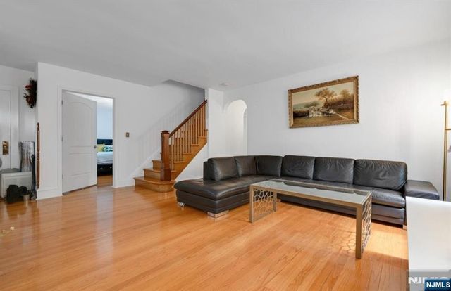 497 Oakdene Avenue, Ridgefield, NJ 07657