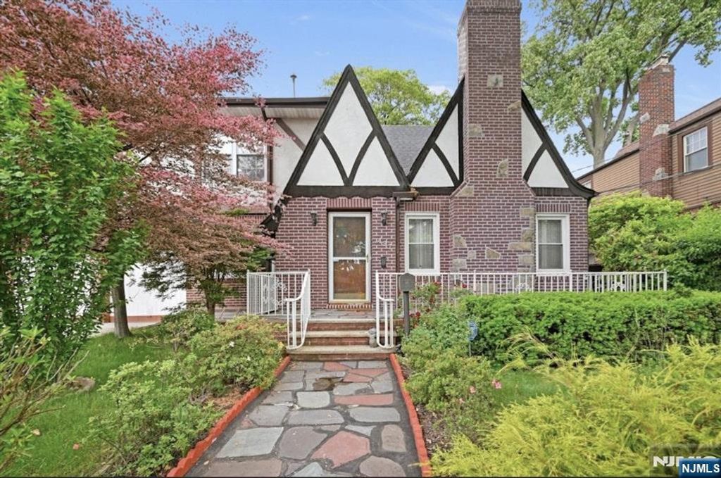 497 Oakdene Avenue, Ridgefield, NJ 07657