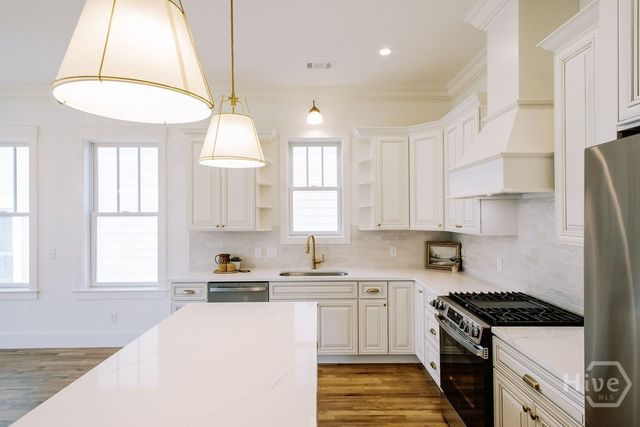 534 E 32nd Street, Savannah, GA 31401