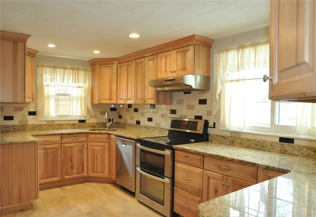 336 Glencoe Dr., West Mifflin, PA 15122