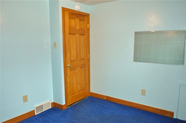 336 Glencoe Dr., West Mifflin, PA 15122