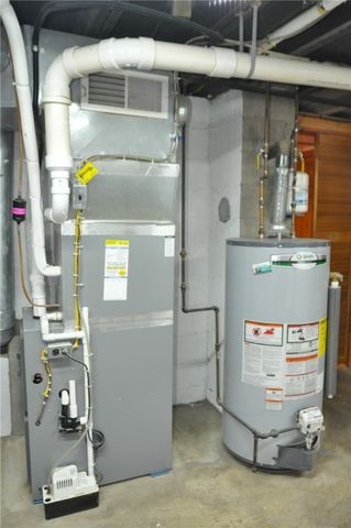 336 Glencoe Dr., West Mifflin, PA 15122