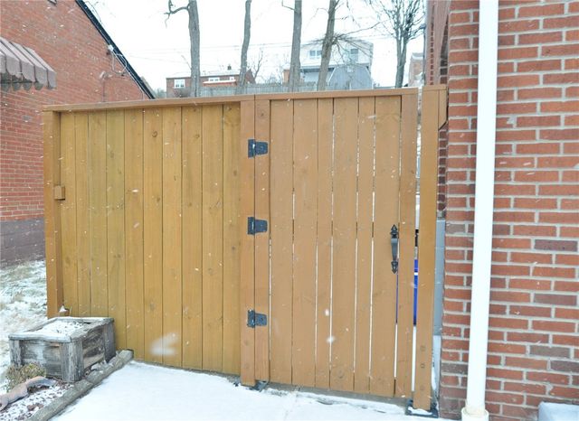 336 Glencoe Dr., West Mifflin, PA 15122