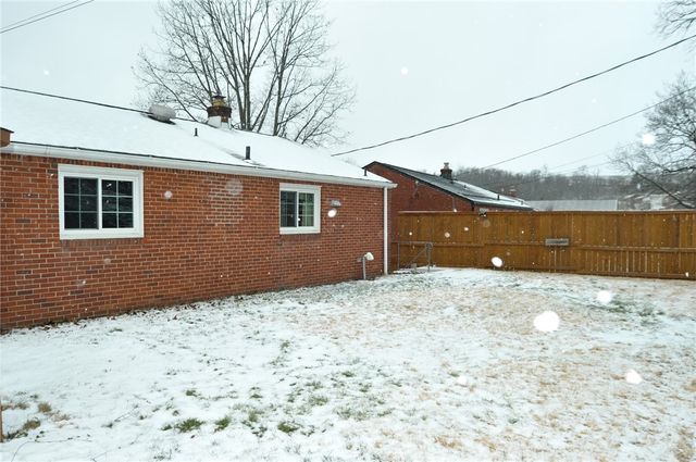 336 Glencoe Dr., West Mifflin, PA 15122