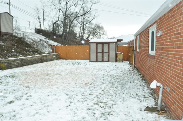 336 Glencoe Dr., West Mifflin, PA 15122