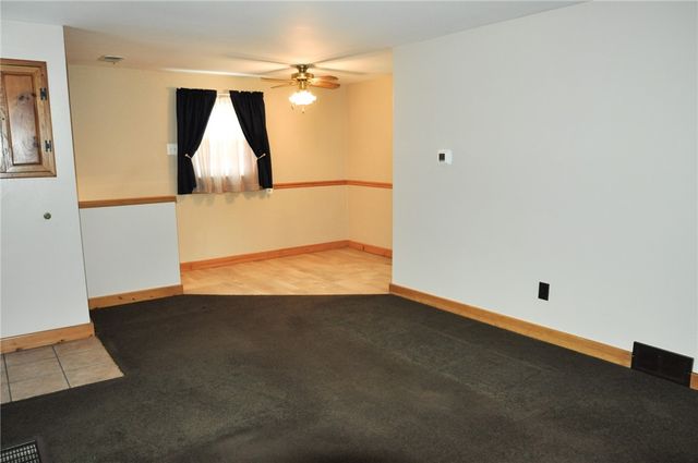 336 Glencoe Dr., West Mifflin, PA 15122