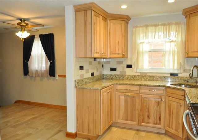 336 Glencoe Dr., West Mifflin, PA 15122