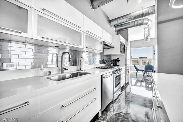 200 Hoover Avenue 1803, Las Vegas, NV 89101