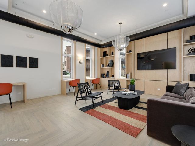 2801 Thatcher Avenue 303, River Grove, IL 60171