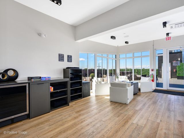 2801 Thatcher Avenue 303, River Grove, IL 60171