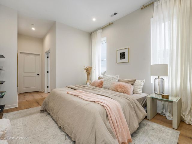 2801 Thatcher Avenue 303, River Grove, IL 60171