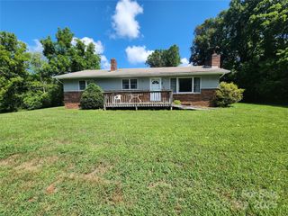 400 Bull Creek Road, Mars Hill, NC 28754