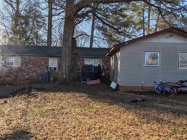 2042 Evergreen Drive, Boiling Springs, SC 29316