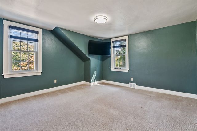 148 Longvue Dr, Ross Twp, PA 15237